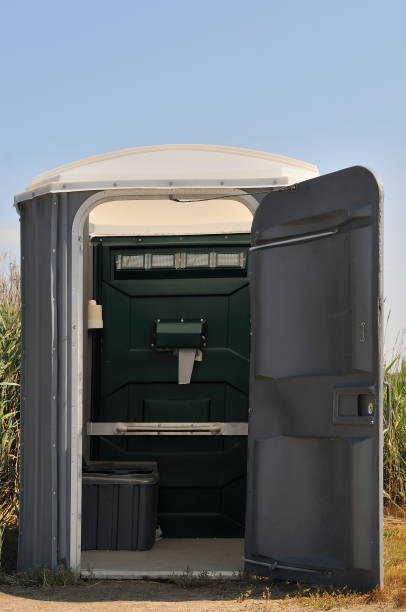 Best Construction site porta potty rental  in Lindenhurst, NY